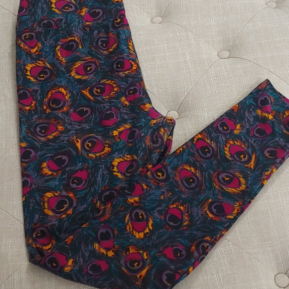 Lularoe OS Leggings Black Purple Peacock Feathers - Picture 3 of 4